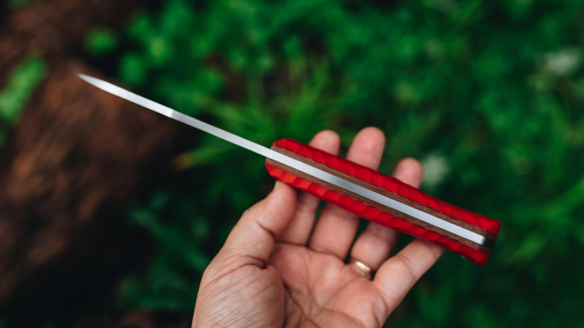 4" Huntsman - in textured red G-10 - (CPM 154)