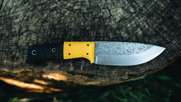 Brute - in textured black/yellow G10 - (Procut)