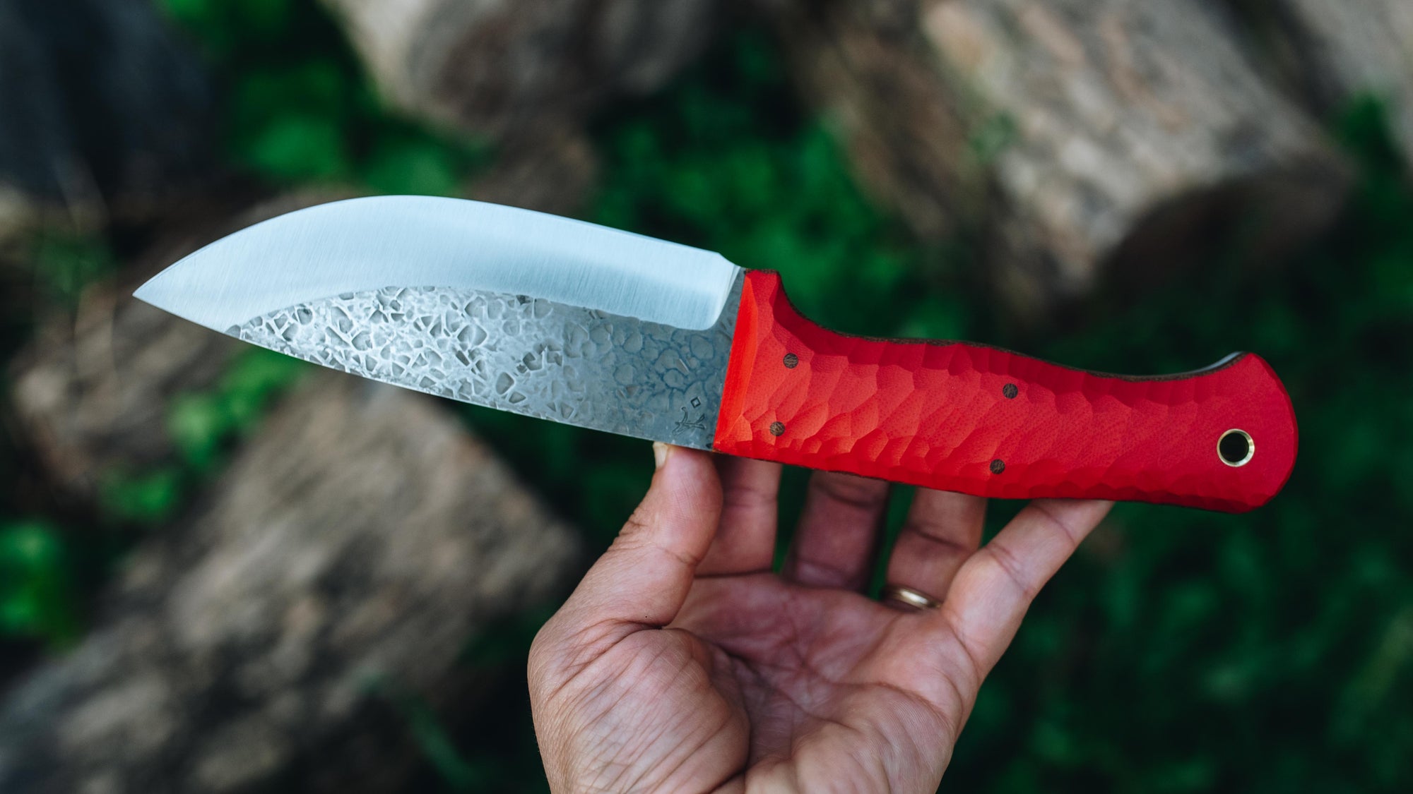 Brute - in textured red G10 - (Procut)