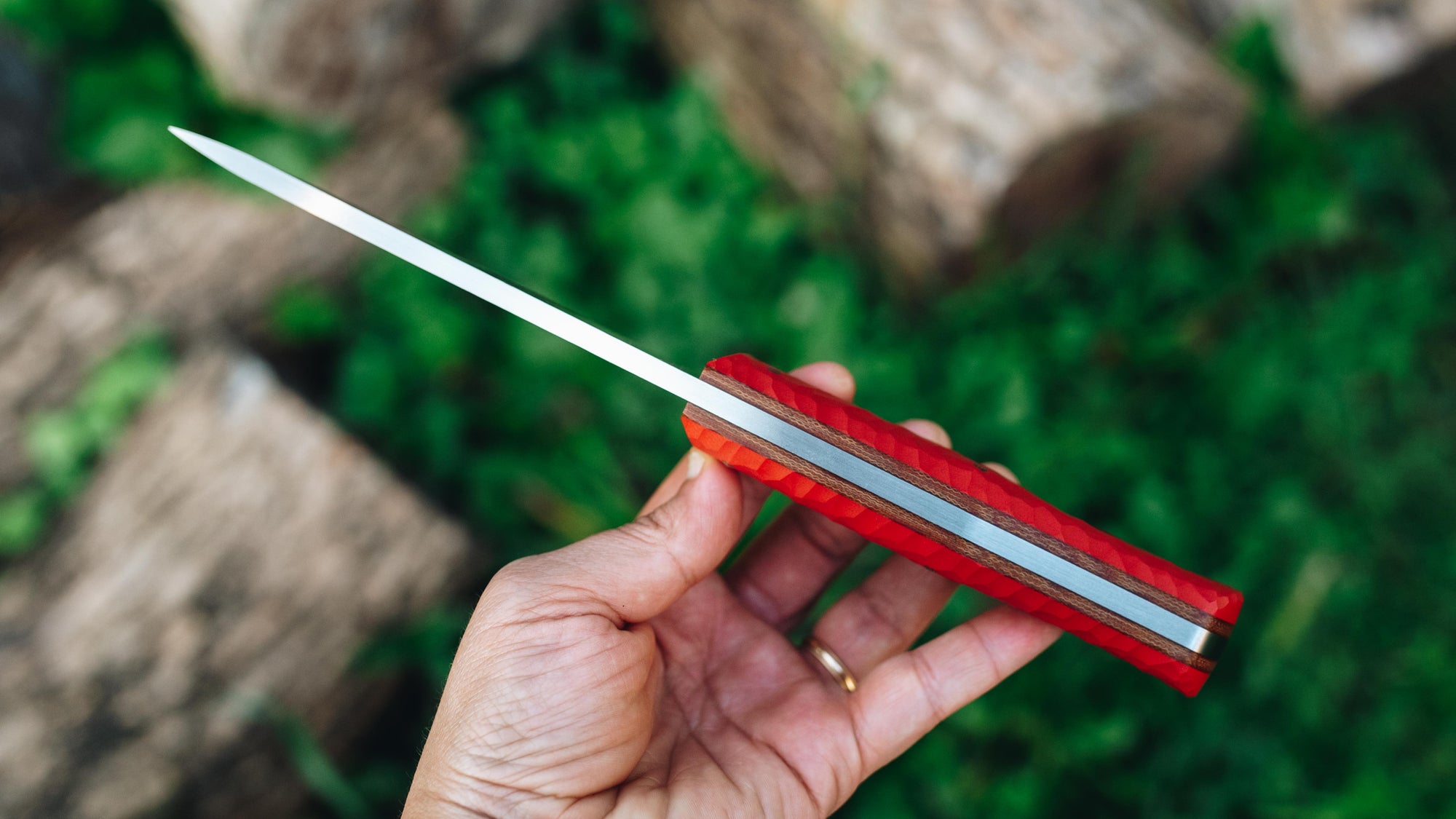 Brute - in textured red G10 - (Procut)