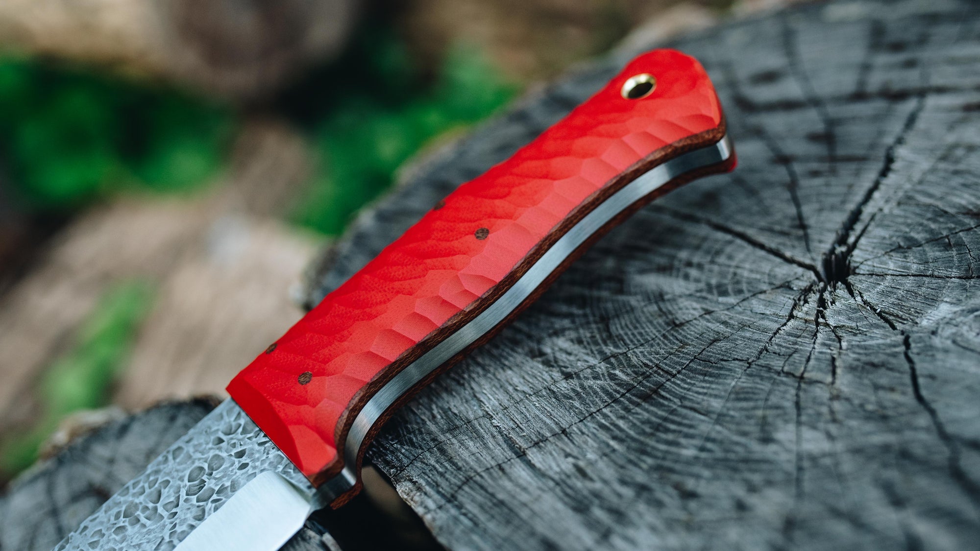 Brute - in textured red G10 - (Procut)