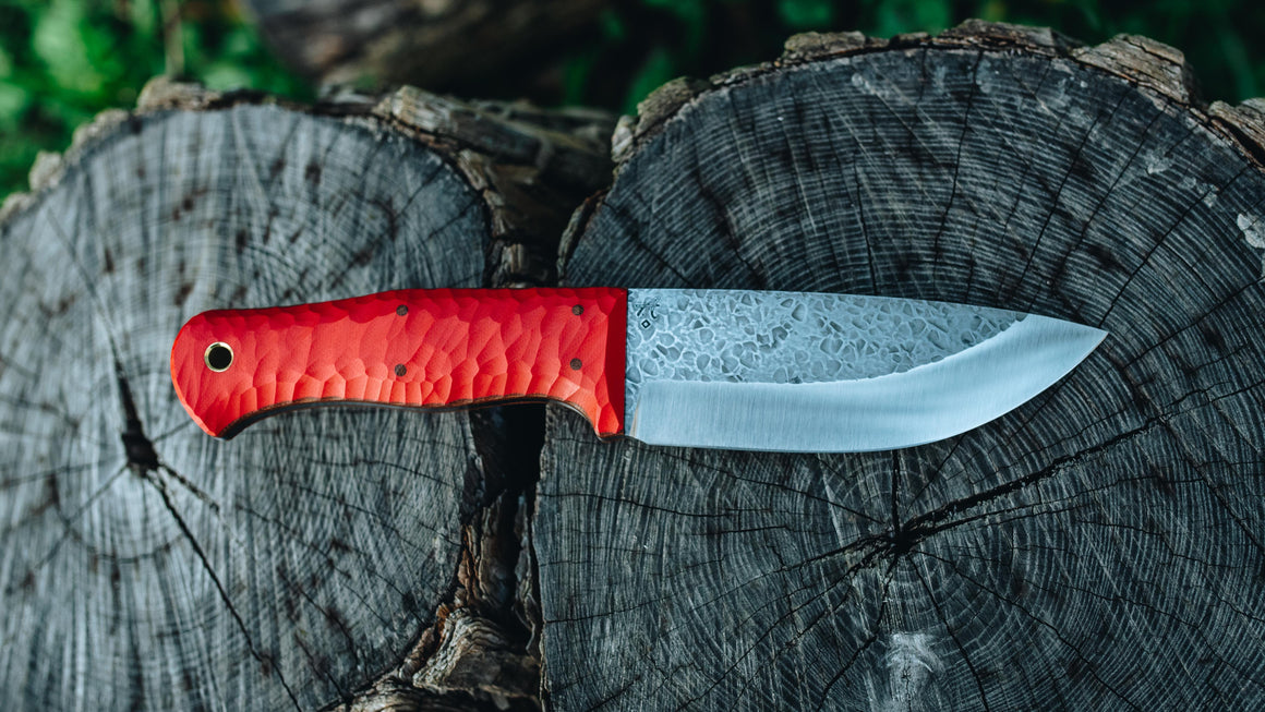 Brute - in textured red G10 - (Procut)