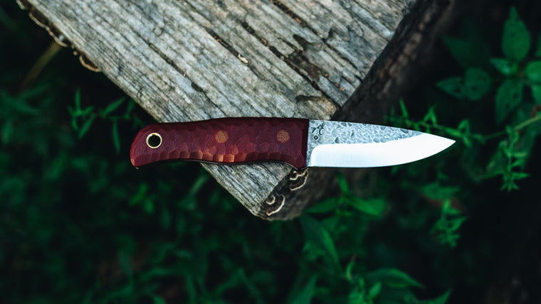 Traveler - in textured ruby red G-10 - (Procut)