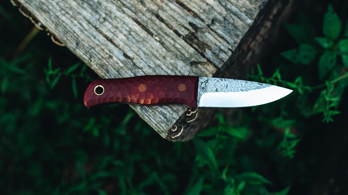 Traveler - in textured ruby red G-10 - (Procut)