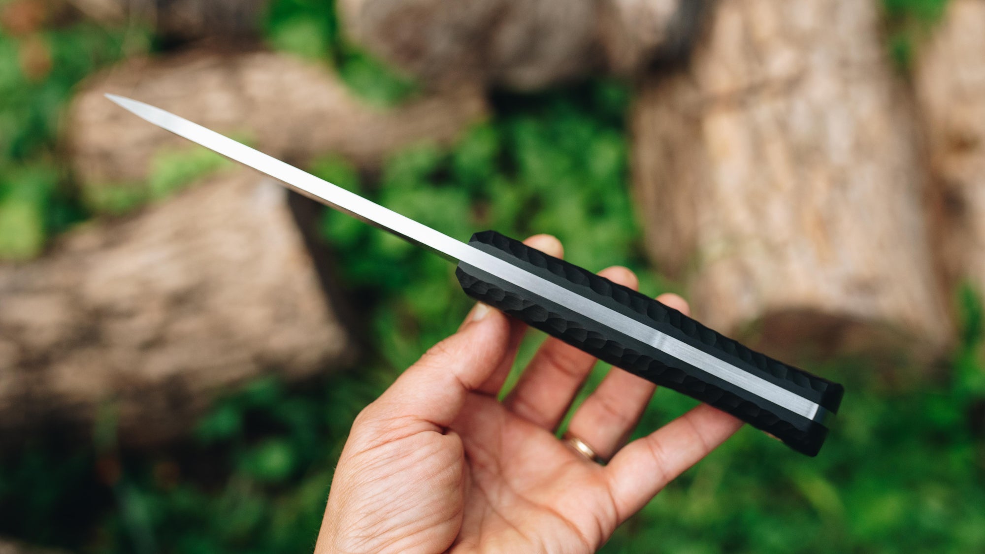 Brute - in textured black G10 - (Procut)