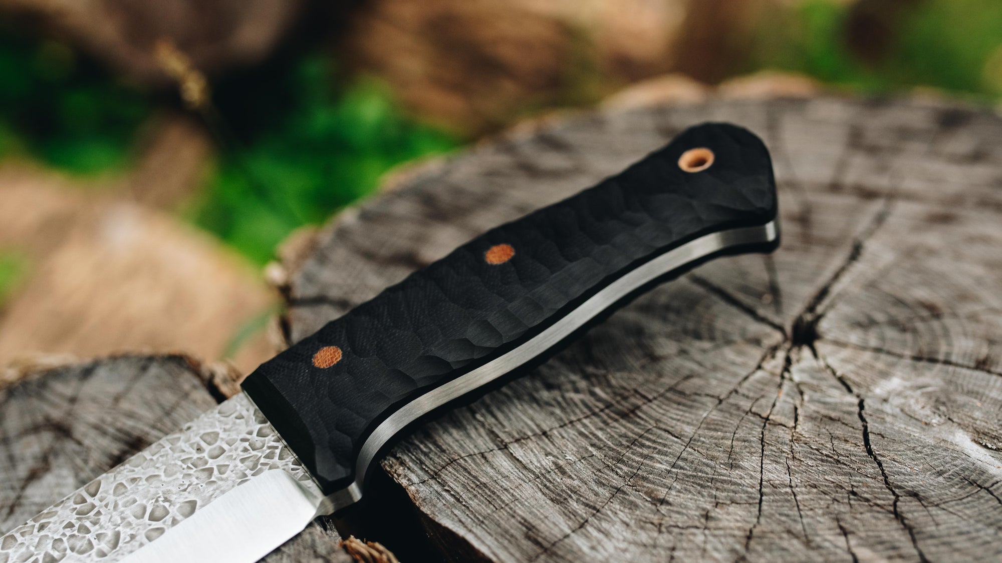 Brute - in textured black G10 - (Procut)