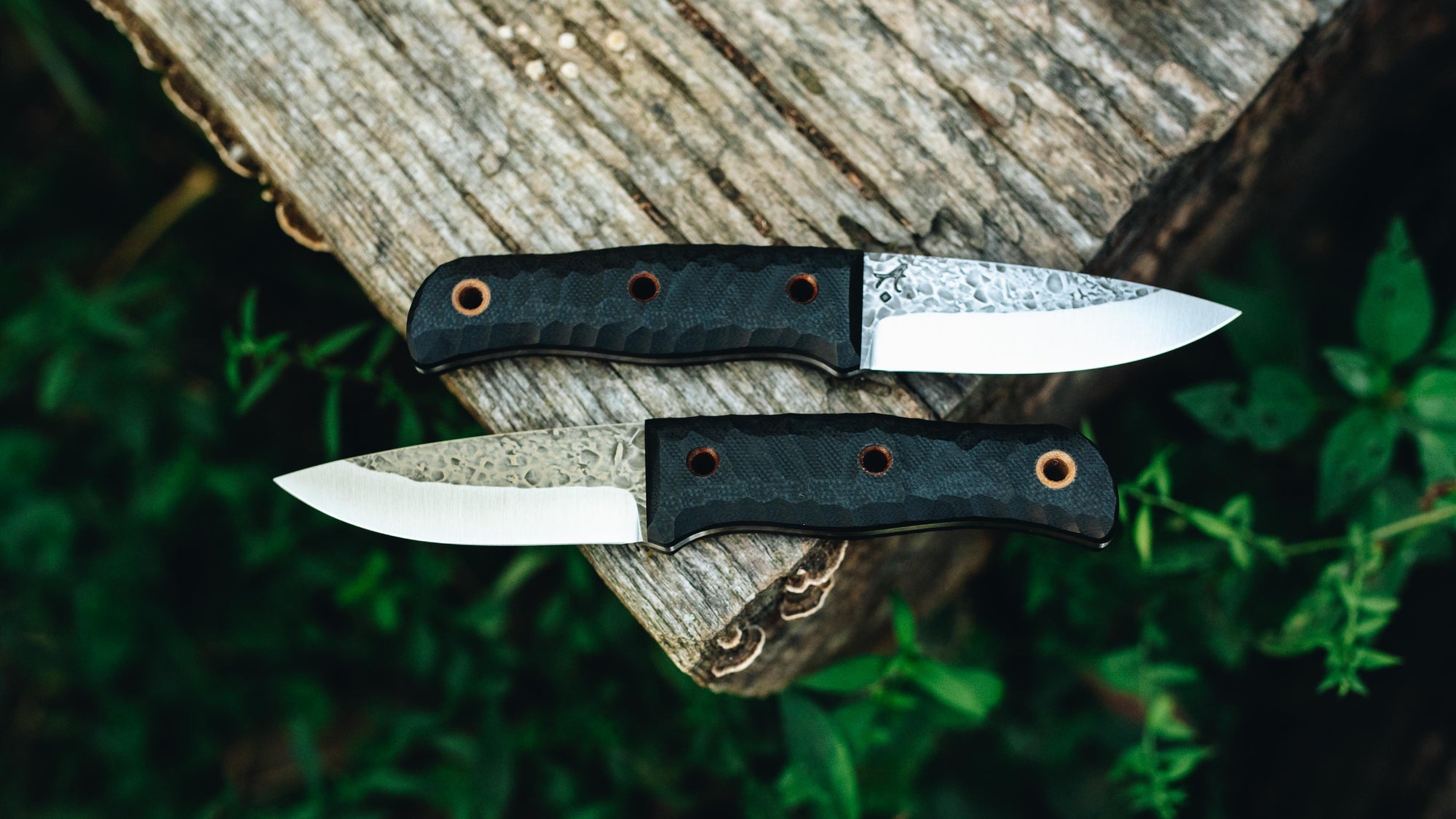 Traveler - in textured black G-10 - (Procut)