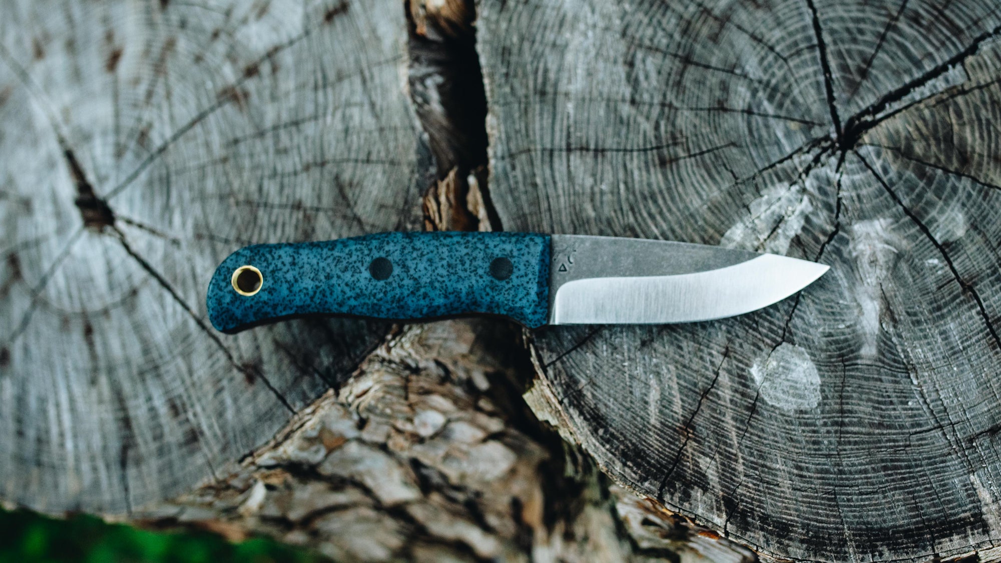 Traveler - in textured navy GripX - (S90V)