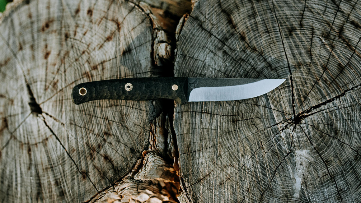 Quail - in black linen - (CPM 3V)