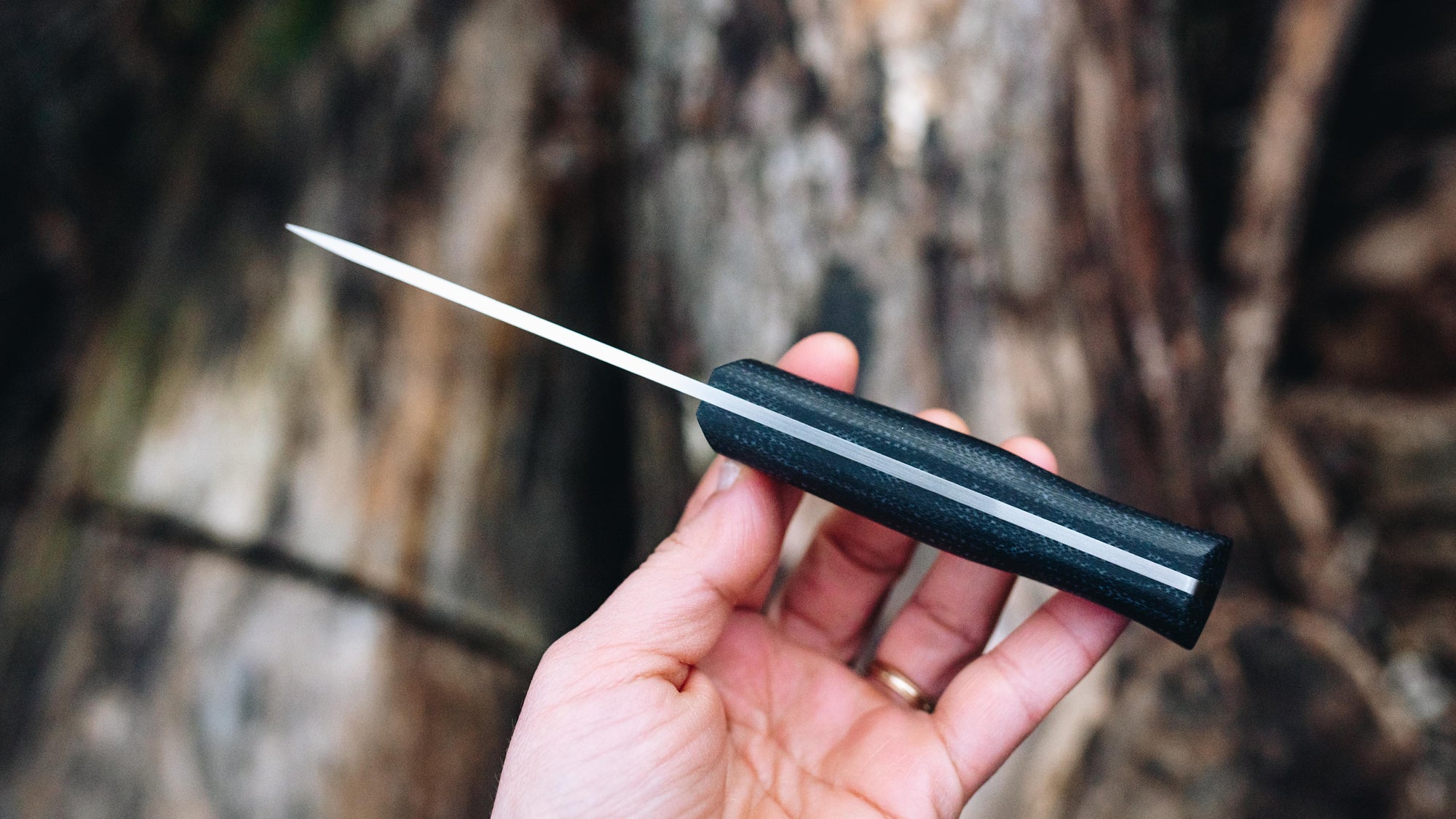 Mini Walkabout - in black jute - (Magnacut)