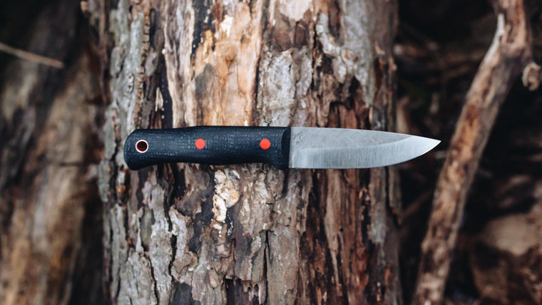 Mini Walkabout - in black jute - (Magnacut)