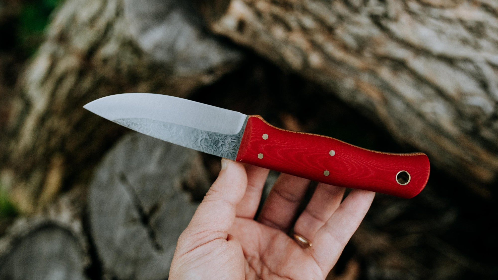 Mini Walkabout - in red linen - (AEB-L)