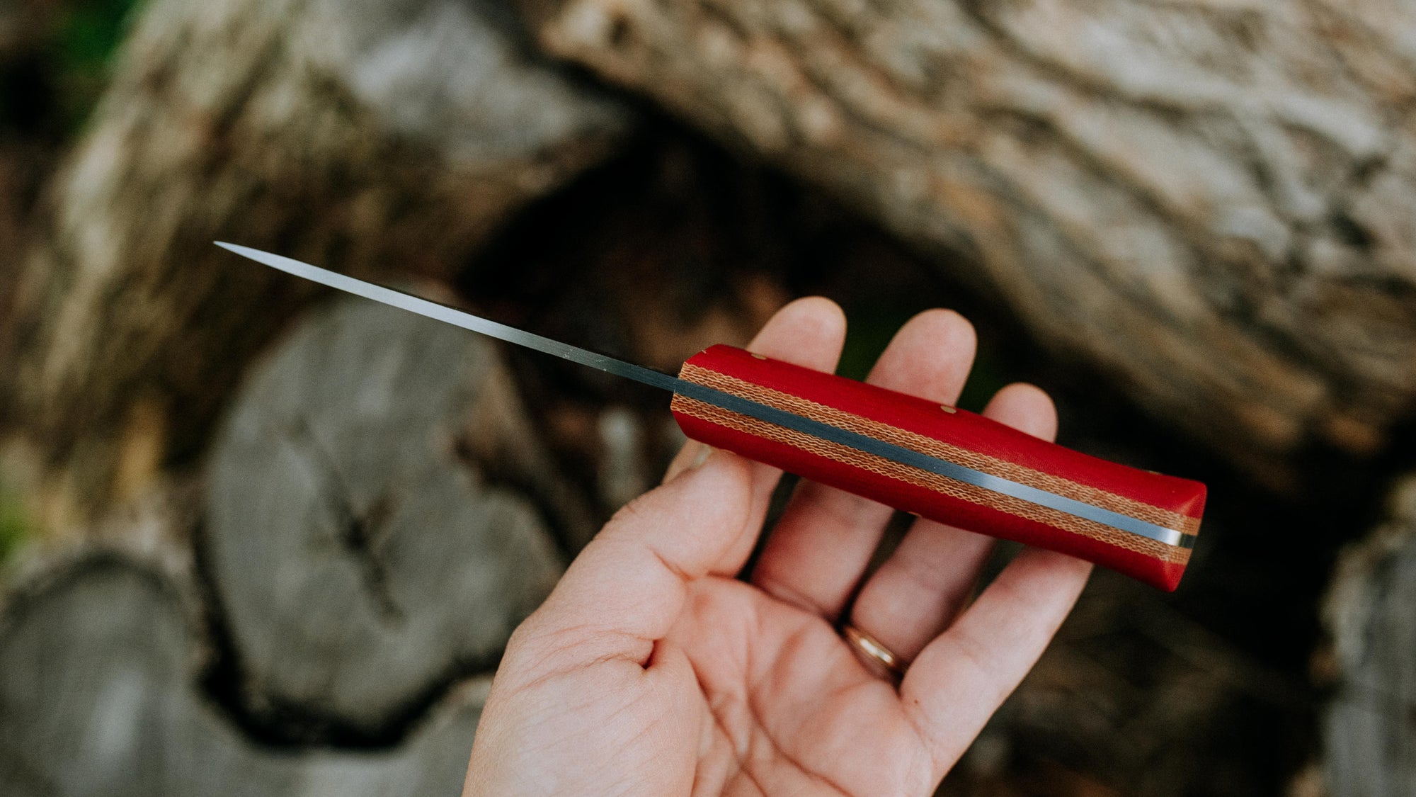 Mini Walkabout - in red linen - (AEB-L)
