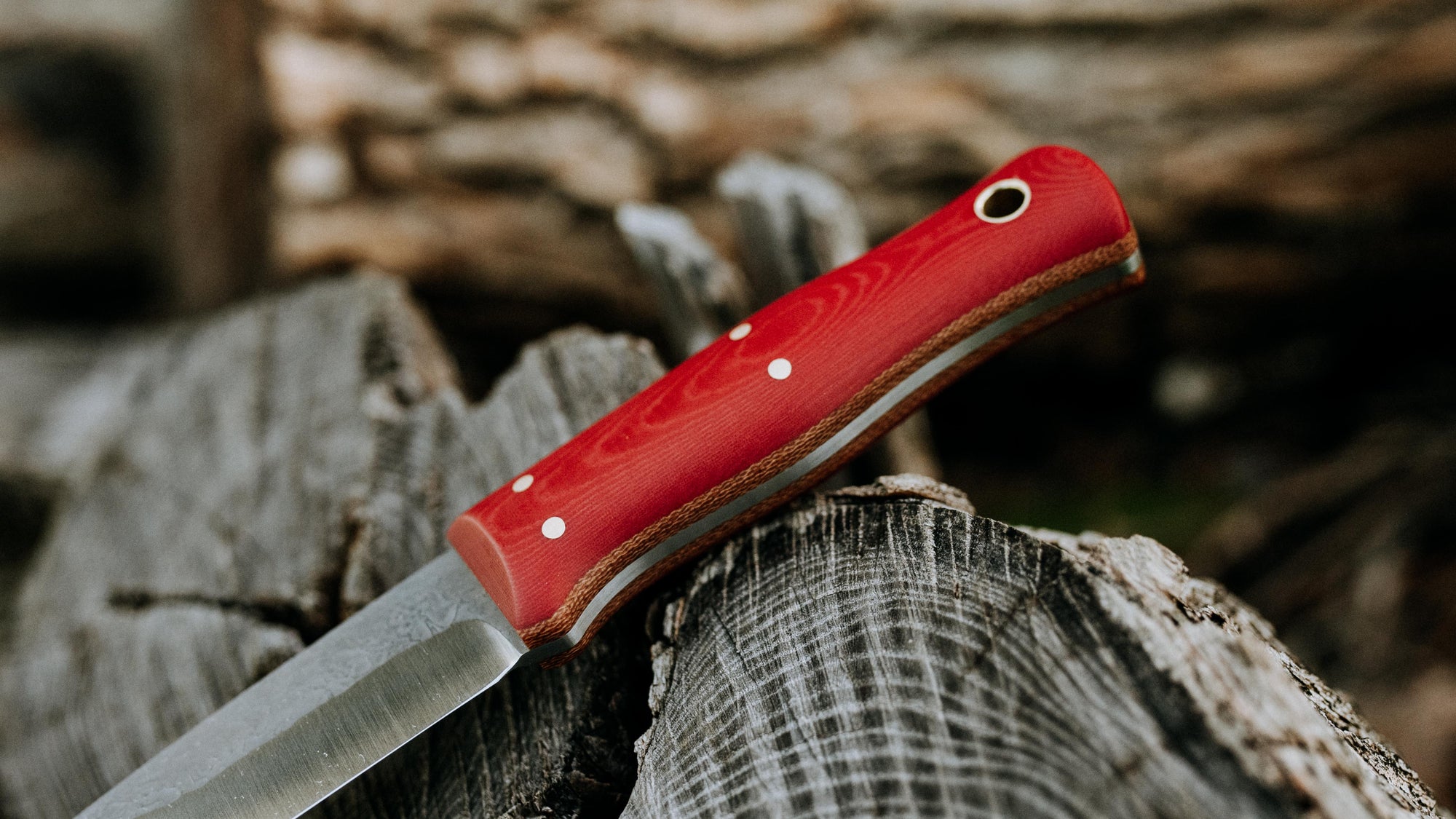 Mini Walkabout - in red linen - (AEB-L)