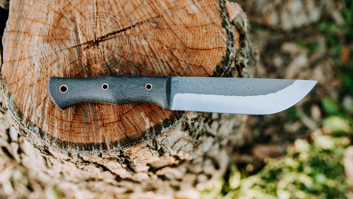 Leuku - in charcoal terotuf - (AEB-L)