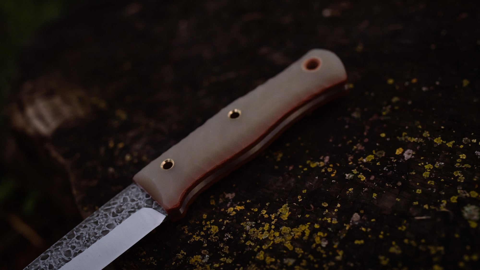 Walkabout - in textured sand ghost G-10 - (Procut)