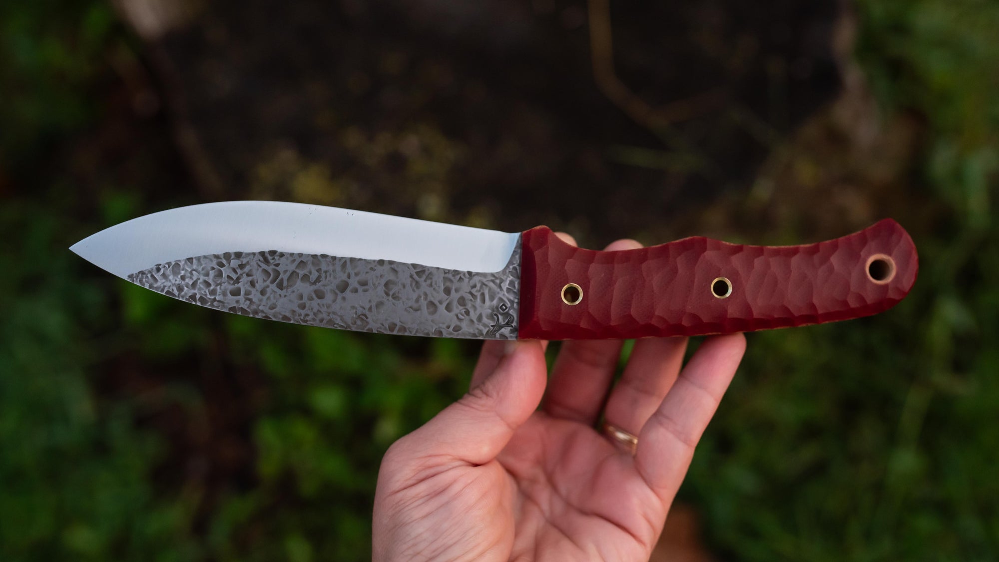XL Mutt - in textured ruby red G-10 - (Procut)