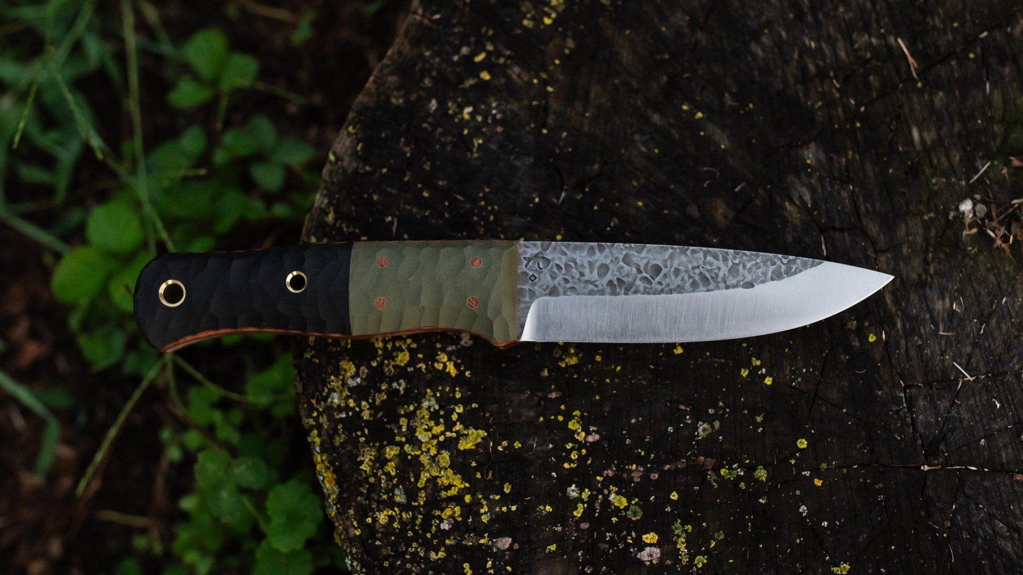 Walkabout - in textured black/OD G-10 - (Procut)