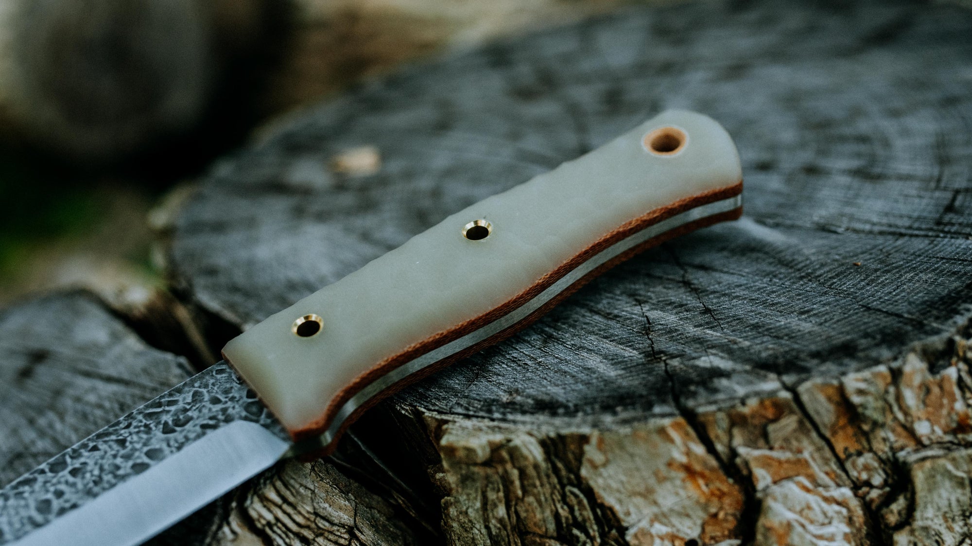 Walkabout - in textured sand ghost G-10 - (Procut)